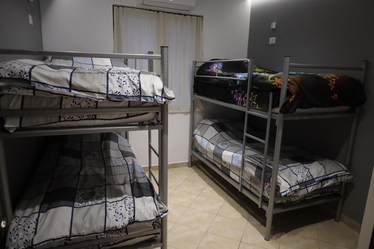 Sonche Hostel Tirana Buitenkant foto