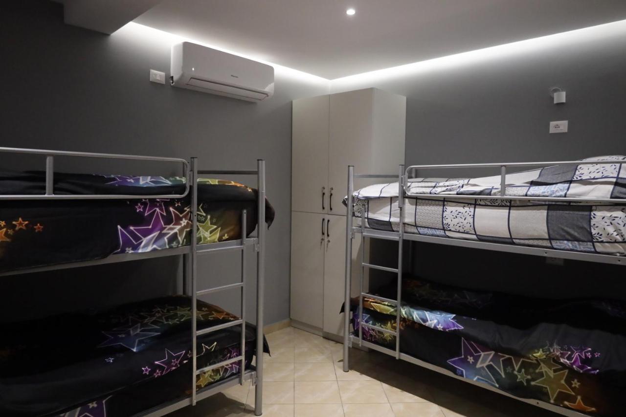 Sonche Hostel Tirana Buitenkant foto